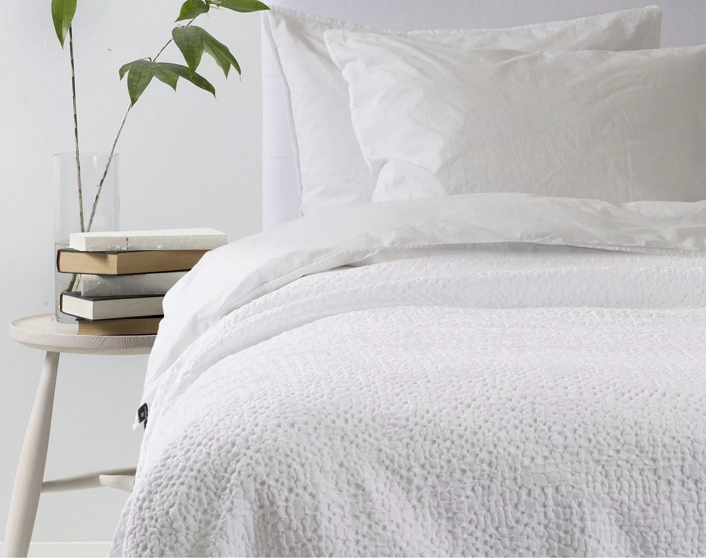 Biała narzuta na łóżko Natural Home Decor Himla